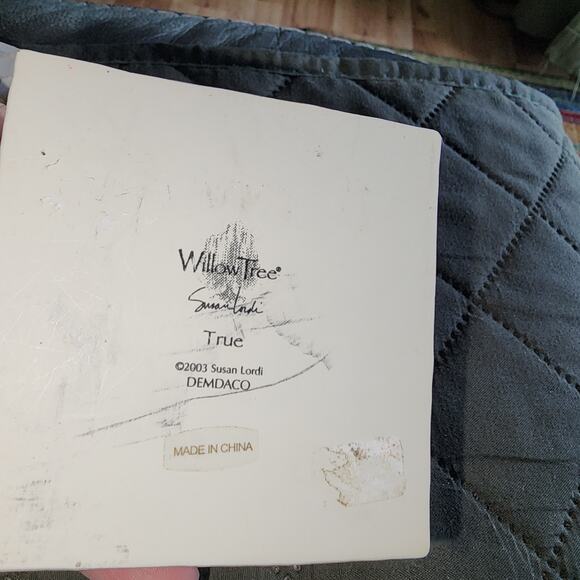 WILLOW TREE TRULY A FRIEND GIRL & PUPPY TRINKET BOX - Picture 4 of 5